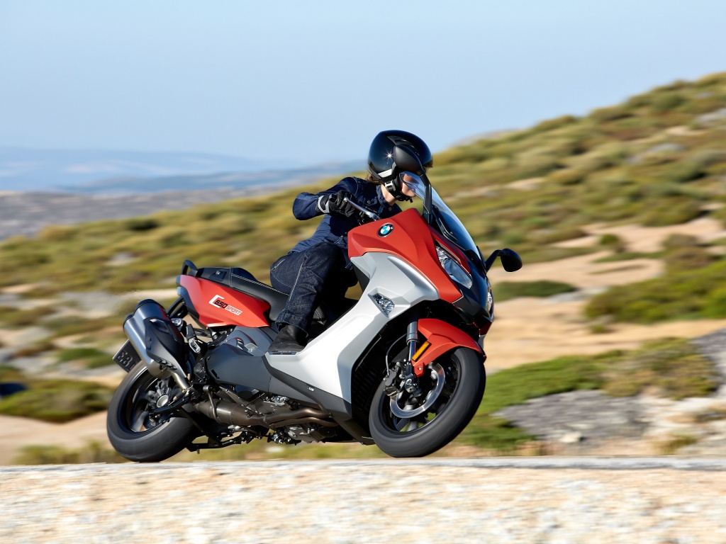 Фото скутера BMW C 650 Sport